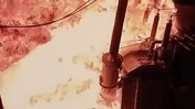 Bomba Gibi Patladı, Alevler Geceyi Aydınlattı