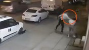 Sokak Ortasında Kadına Yumruklu Saldırı