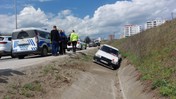 Samsun'da Araç Yoldan Çıktı, Su Kanalına Girdi: 1 Yaralı