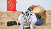 Çin'in Taykonot Ekibi Dünya'da Döndü