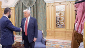 Donald Trump, Ahmed Şara’yı Öve Öve Bitiremedi: ‘Genç, Çekici, Çok Ama Çok...’