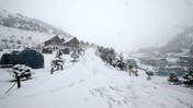 Mayıs Ayında Kar Sürprizi: Erzurum Beyaza Büründü, Araçlar Yolda Mahsur Kaldı