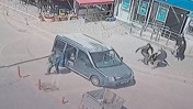 Bursa'da Korkunç Olay! 4 Kişi, Güpegündüz Bir Kadını Kaçırmaya Çalıştı