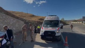 Elazığ'da Korkunç Kaza: Otomobil Durağa Daldı, 1'i Ağır 6 Yaralı