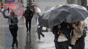 İstanbul'da 'Sağanak Yağış' Alarmı! Meteoroloji Uyardı, Çok Sert Vuracak