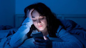 Gece Telefona Bakanlar Dikkat! Uzmanlar Uyardı: Ruh Sağlığınızı Yavaş Yavaş Çökertiyor