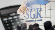 SGK, Yapay Zekayla Tespit Etti: 650 Bin Emeklilik İptal, Maaşlar Faiziyle Geri Alınacak