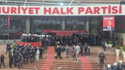 Polisler CHP Genel Merkezi'ni Tamamen Boşalttı: Son Olarak Özgür Özel Çıktı