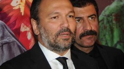 Ali Sunal gözyaşlarını tutamadı