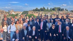 İmamoğlu'nun Roma seyahatine ilişkin tartışmalar devam ediyor: Meclis'te soru önergesi verildi