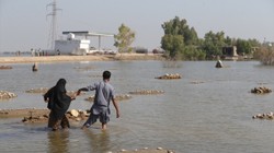 Pakistan'da Buzulların Erimesi Felakete Yol Açtı: Yüzlerce Kişi Evsiz Kaldı