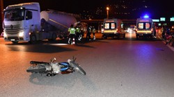Dur İhtarına Uymayan Motorcu 3 Kişiyi Yaraladı