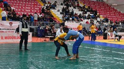 Kuşak Güreşleri Türkiye Şampiyonası Yapıldı