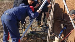 Kuyuya Düşen Yavru Köpeği İtfaiyeciler Kurtardı