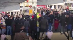 Küçükçekmece'de Ortalık Savaş Alanına Döndü: Pazarcılar Birbirlerine Terazi Kefesi ile Saldırdı