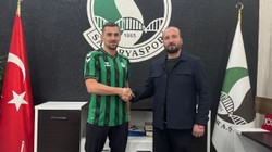 Sakaryaspor, Burak Altıparmak’ı Kadrosuna Kattı