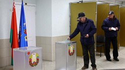 5 Aday Yarışıyor: Belarus Cumhurbaşkanı Seçimleri İçin Sandık Başında