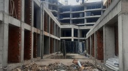 Üzerine Kalıp Devrilen İnşaat İşçisi Ağır Yaralandı