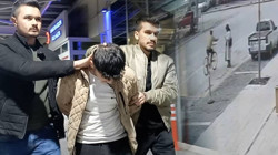 Kadının Elinden Telefonunu Çaldı, İfadesi Pes Dedirtti