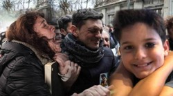 Bıçaklanarak Öldürülen İtalyan Şefin Oğlu, Gözyaşlarıyla Uğurlandı