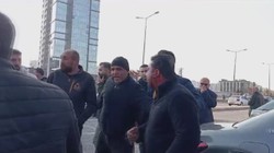 Yayaya Çarpan Sürücüyü Çevredeki Esnaf Darp Etti 
