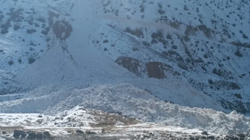 Hakkari’de Köy Yolu Çığ ile Kapandı: Ekipler Harekete Geçti