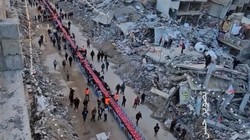 Gazze'de Savaşın Gölgesinde İftar: Filistinliler Yıkım ve Enkaz Arasında Oruçlarını Açtı