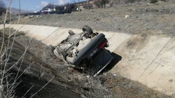 Isparta'da Korkunç Kaza! Otomobil Yayalara Çarptı, Sulama Kanalına Savrulan Yaya Öldü