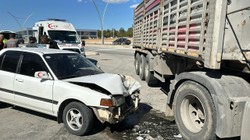 Uşak'ta İki Araç Çarpıştı