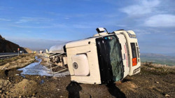 Akaryakıt Tankeri Devrildi: 2 Yaralı