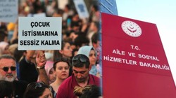 İğrenç Görüntüler İnfial Yaratmıştı... Çocuğunu Taciz Eden Erkek Yakalandı