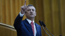 Özel'den Saraçhane Çıkışı: 'Ekrem Başkan Çıkana Kadar Buradayım'