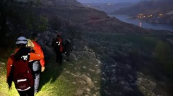 Kayalıklarda Mahsur Kalan Çoban 3 Saatin Sonunda Kurtarıldı