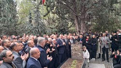 MHP, Vefatının 28. Yılında Alparslan Türkeş’in Kabrini Ziyaret Etti