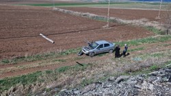 Şarampole Yuvarlanan Otomobilde Burunları Bile Kanamadı