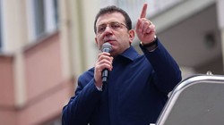 İmamoğlu'ndan Babasının ve Eşinin Evine Baskın Yapılmasına Tepki: 'Ailemizi Taciz Etmeyi Bırakın'