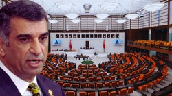 Meclis'te Sessiz Protesto: Dakikalarca Konuşmadan Durdu