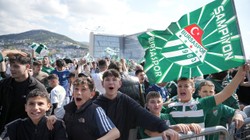 Bursaspor Ligin Bitimine İki Hafta Kala Şampiyon Oldu, 2. Lig'e Yükseldi