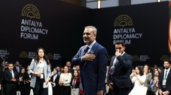 Hakan Fidan 'ADF Youth'da Üniversitelilerle Buluştu