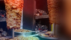 Türkiye’de Tavuk Döner Alarmı, Skandal Büyüyor… Yüzlerce Kişi Ölümden Dönmüştü