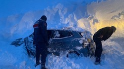 Dumlu Yaylası'nda Zamanla Yarış: 4 Kişi Kar Esaretinden Kurtarıldı