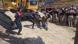 Depremzedelere Şafak Vakti Kepçelerle 'Kamulaştırma' Baskını