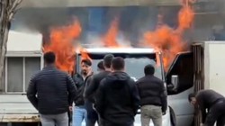 Sanayideki Araç Küle Döndü