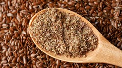 Her Gün Bir Kaşığı Vücuda Omega-3 Depoluyor! İltihapla Savaşıp Kolesterolü Sıfırlıyor