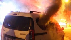 Kimse Bunu Beklemiyordu... Bir Anda Üstlerine Alev Yağdı! İtfaiye Eri ile Kameraman Yaralandı