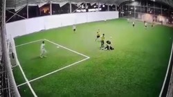 Halı Sahada Aniden Hayatını Kaybetti! O Anlar Kamerada