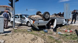 Karaman'da Trafik Kazası: Bir Otomobil Ters Döndü, 2 Yaralı