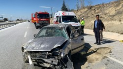 Takla Atan Otomobildeki 2 Kişi Yaralandı