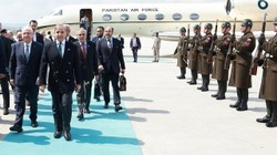 Bakan Yaşar Güler, Pakistan Başbakanı Şerif'i Karşıladı