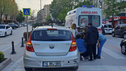 Motosiklet, Otomobile Çarptı: 1 Yaralı